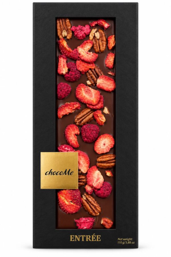 Ciocolată cu lapte chocoMe cu nuci pecan, căpșuni și zmeură liofilizate – 110 g